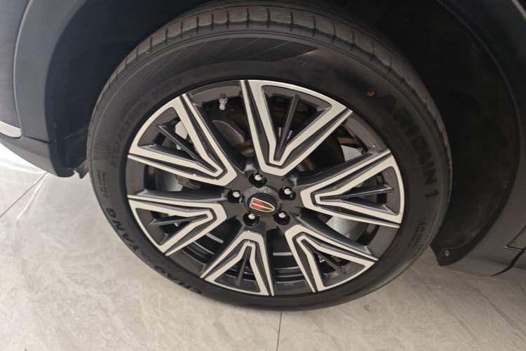 Used Hongqi HS5 2022 Facelifted Version 2.0T Smart Connect Flagship All-Wheel-Drive Edition
