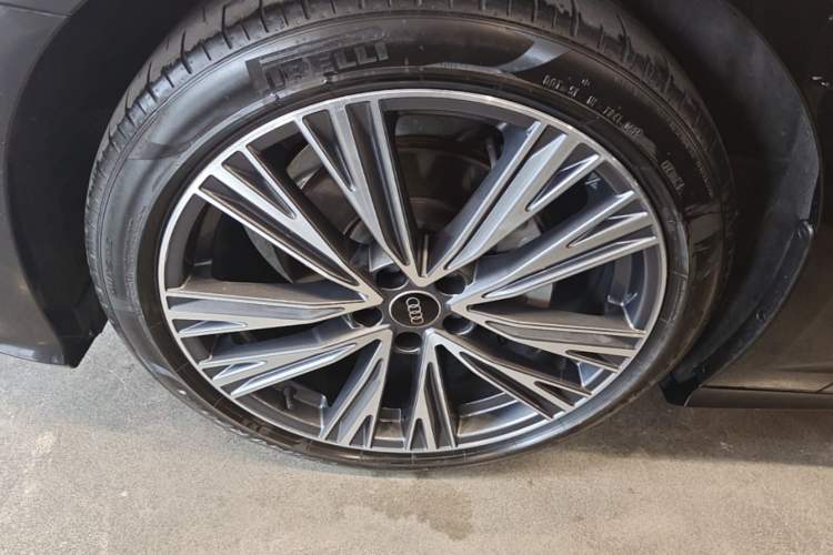 Used Audi A6L 2023 Revised 40 TFSI Luxury Dynamic Edition
