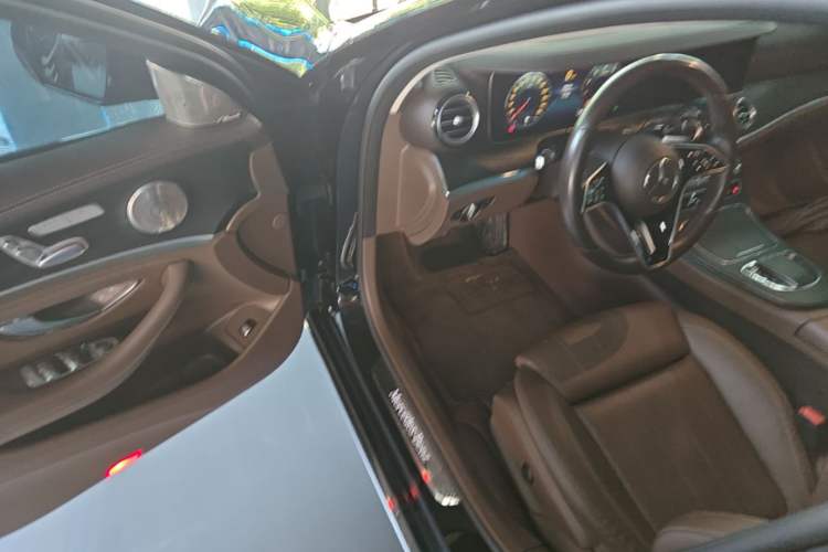 Used Mercedes-Benz E-Class 2022 Second Facelift E 300 L Fashion Edition
