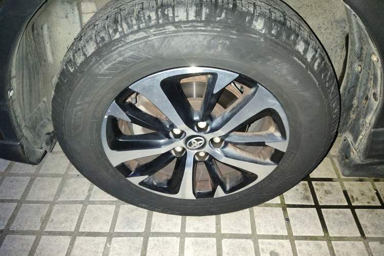 Used Toyota RAV4 2016 2.0L CVT Two-Wheel Drive Fashion Edition China V Standard