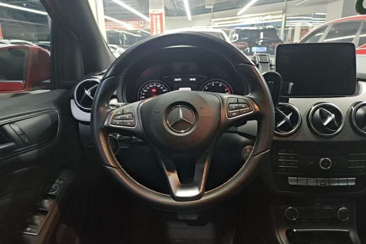 Used Mercedes-Benz B-Class 2017 B 200 Sport Edition Steering Wheel
