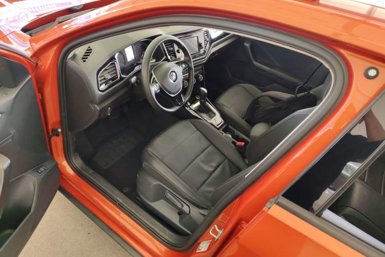 Used Volkswagen T-ROC 2018 280TSI DSG Two-Wheel-Drive Comfort Version China V Standard Driver Seat