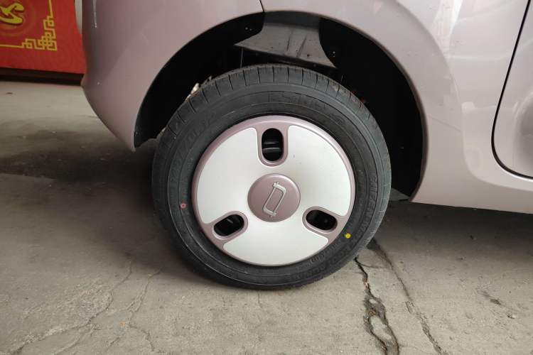 Used Bestune Pony 2026 222km Colorful Horse Right Rear Wheel Hub