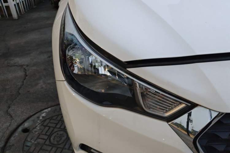 Used Hyundai Verna RV 2017 1.4L Automatic Cool Edition GLS China V Emission Standard Right Front Headlight