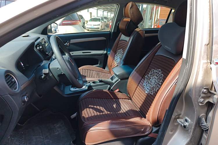 Used Roewe 350 2015 1.5L Automatic Luxury Sunroof Edition