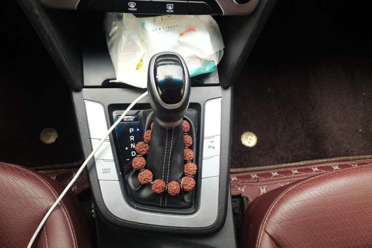 Used Hyundai Elantra (6th Generation / Lingdong) 2016 1.6L Automatic ZhiXuan · Luxury Version