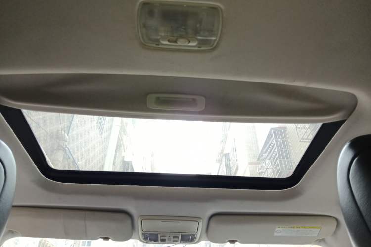 Used Honda CR-V 2013 2.4L two-wheel drive luxury version Headliner