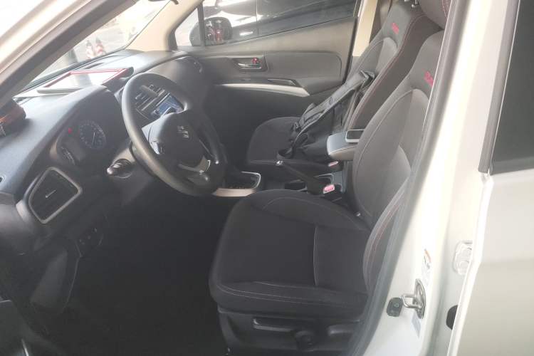 Used Suzuki S-Cross 2015 1.6L CVT Two-Wheel Drive Entry-Level Trim
