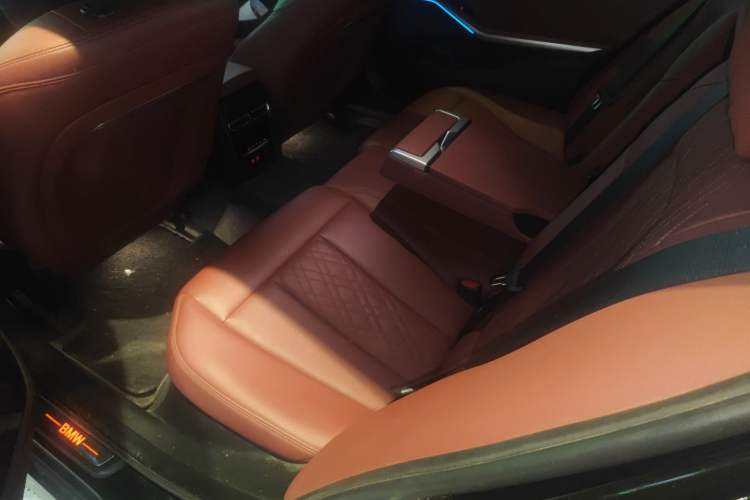 Used BMW i3 2024 eDrive 40 L Midnight Edition
