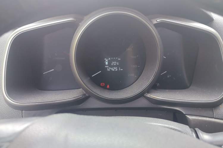 Used CHANGAN OSHAN CX70 2016 1.6L Manual Smart Connect Version Odometer Close Up