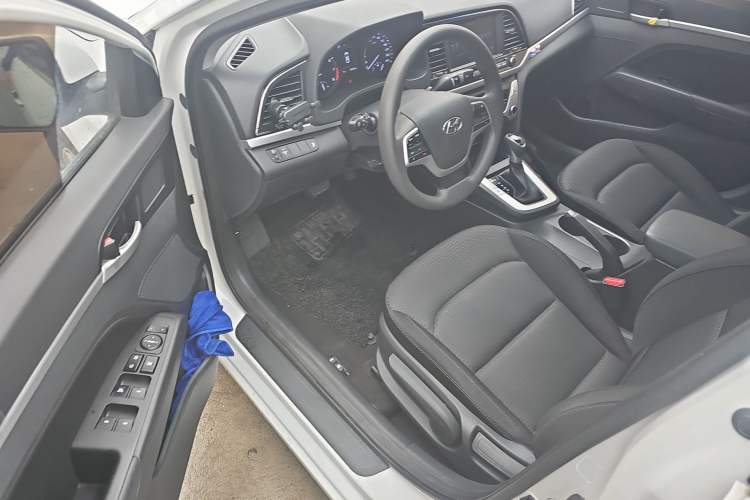 Used Hyundai Elantra (6th Generation / Lingdong) 2016 1.6L Automatic ZhiXuan – Elite Version
