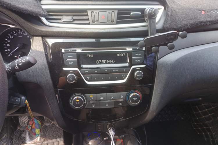 Used Nissan X-Trail 2014 2.0L Manual Fashion Edition 2WD
