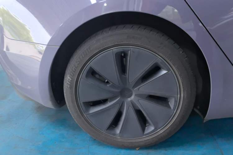 Used Tesla Model 3 2025 Rear-Wheel-Drive Version Right Rear Wheel Hub