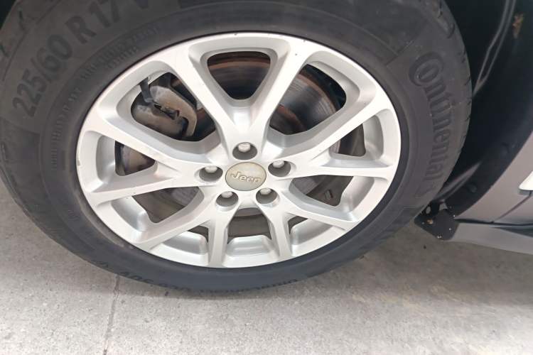 Used Jeep Cherokee 2016 2.4L Leading Edition