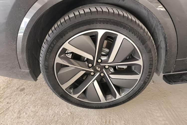 Used Li Auto L9 2023 Pro Model
