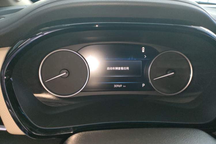 Used Buick GL8 2023 Facelifted Land Cruiser Executive Luxury Version
