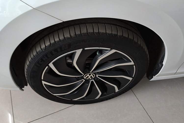 Used Volkswagen Golf 2021 280TSI DSG Pro Left Front Wheel Hub