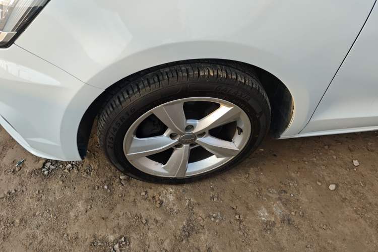 Used Audi A1 2016 30 TFSI Sportback Design Fashion Edition Left Front Wheel Hub