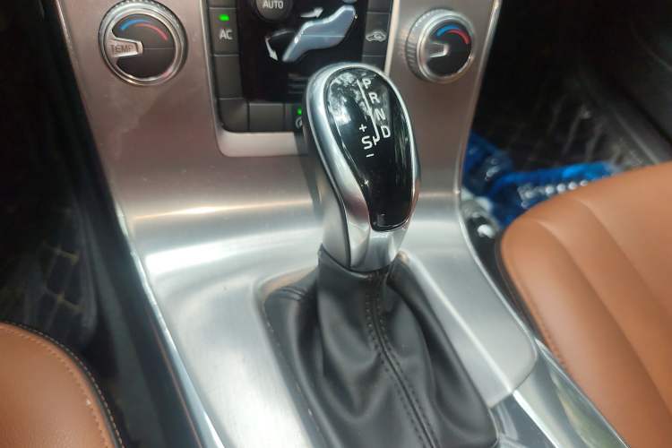 Used Volvo S60 2019 S60L T3 Intelligent Upgrade Edition Gear Lever