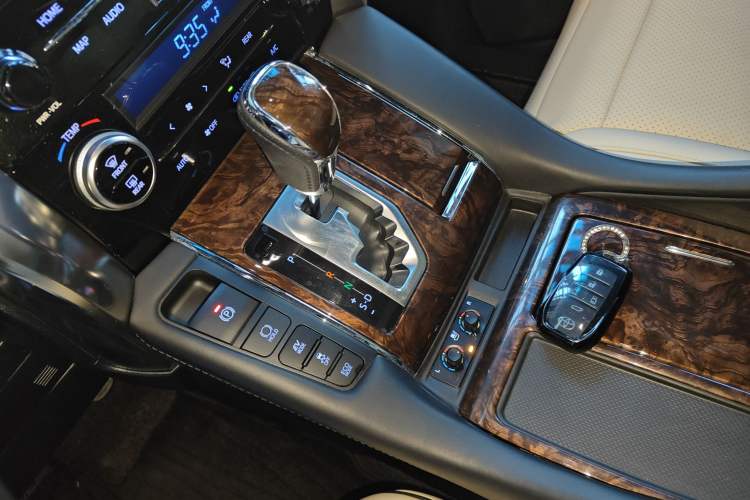 Used Toyota Alphard 2020 Dual-Engine 2.5L Luxury Edition
