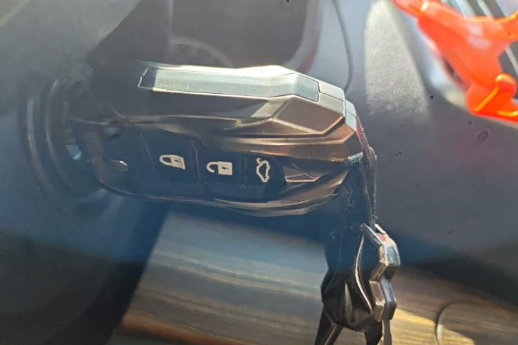 Used FORTHING Lingzhi PLUS 2021 2.0L Manual Luxury 7-Seater
