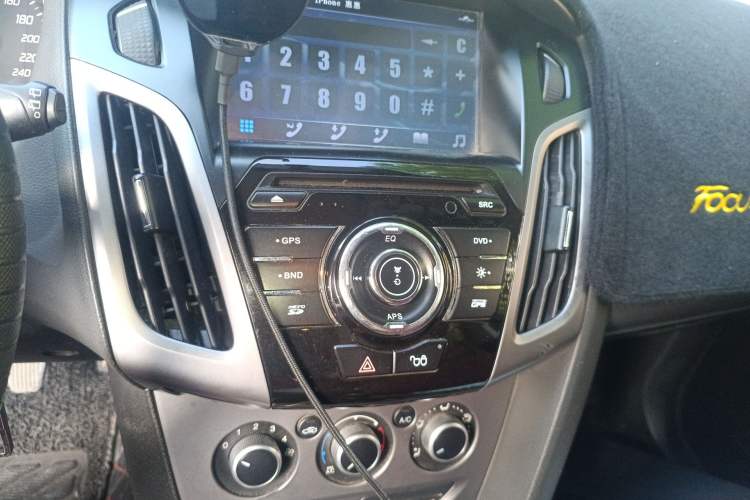 Used Ford Focus 2012 Hatchback 1.6L Manual Comfort Model
