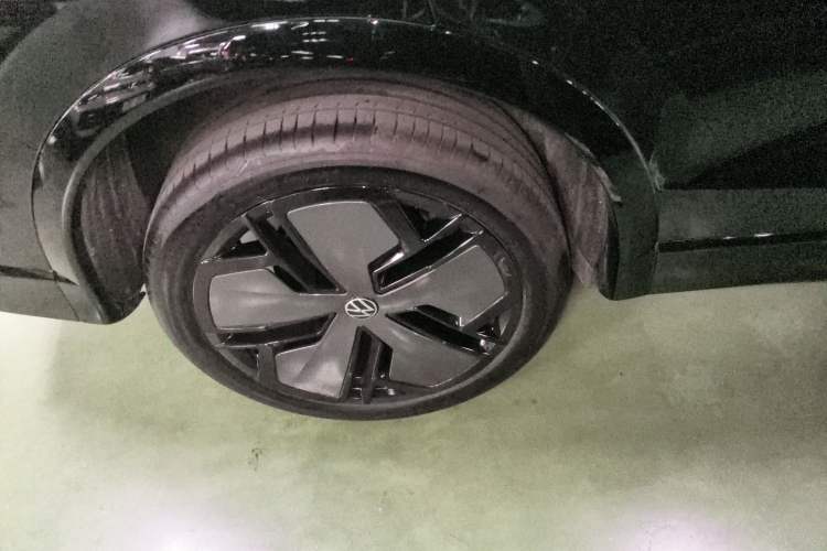 Used Volkswagen Tiguan L 2024 PRO 330TSI Two-Wheel Drive R-Line Prestige Edition Right Rear Wheel Hub