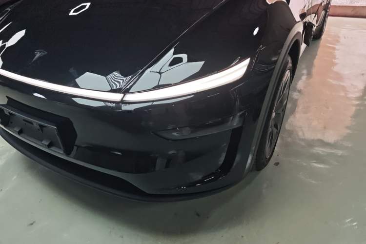 Used Tesla Model Y L 2025 Model Long-Range All-Wheel-Drive Version