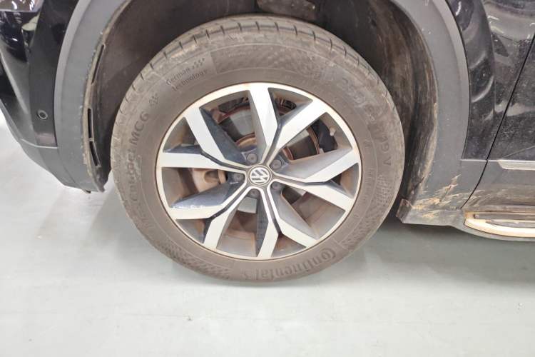 Used Volkswagen Teramont 2017 330TSI Two-Wheel-Drive Luxury Edition Left Front Wheel Hub