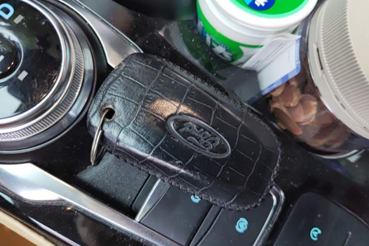 Used Ford Escape 2020 EcoBoost 245 Four-Wheel Drive Luxury Edition