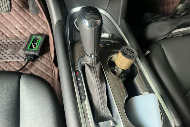 Used Chevrolet Malibu XL 2019 535T CVT Active Version Gear Lever