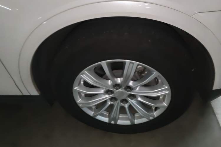 Used Cadillac XT5 2018 28E Four-Wheel Drive Tech Version