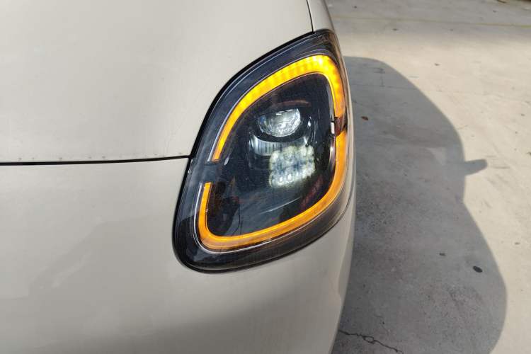 Used Wuling Hongguang MINIEV 2025 Four-Door Version 301km Zhenxiang+ Model
