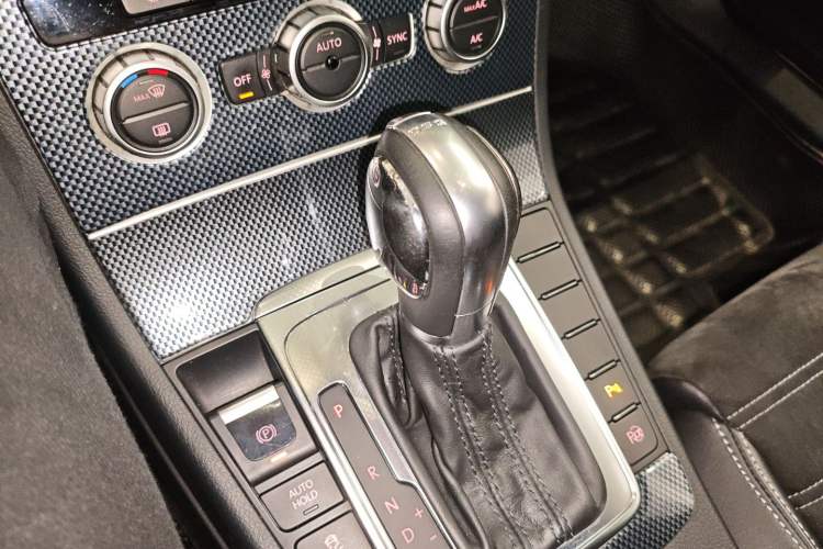 Used Volkswagen FAW-Volkswagen CC 2013 2.0 TSI Luxury Model
