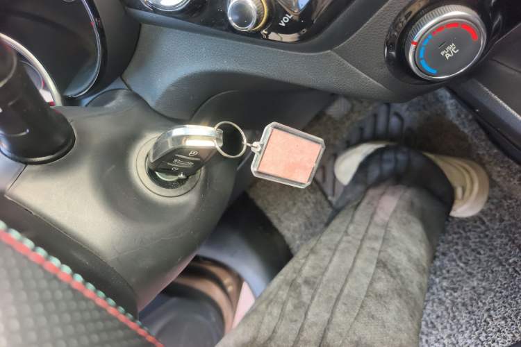 Used Kia K2 2015 Sedan 1.4L MT GLS