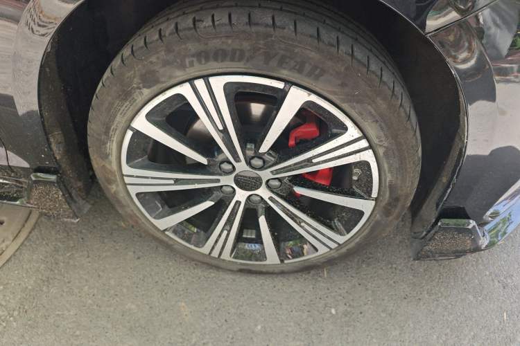 Used Geely Auto Preface 2024 2.0TD Qingyun Edition Right Front Wheel Hub