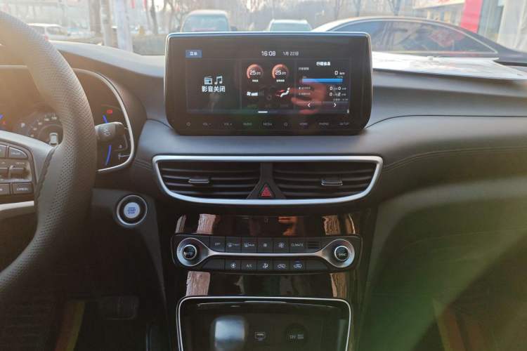 Used Hyundai Tucson 2020 280TGDi Two-Wheel-Drive GLS Fashion Edition China VI Standard
