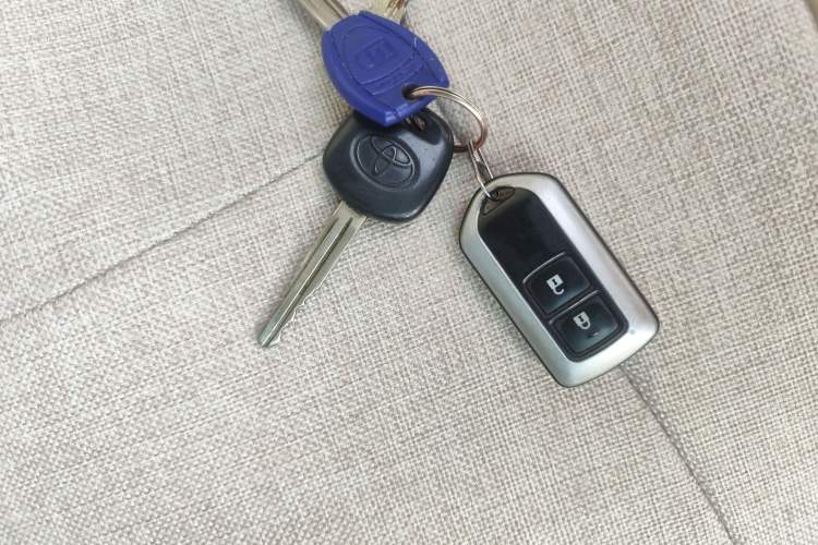 Used Toyota Highlander 2012 2.7L Two-Wheel Drive 7-Seater Luxury Edition
