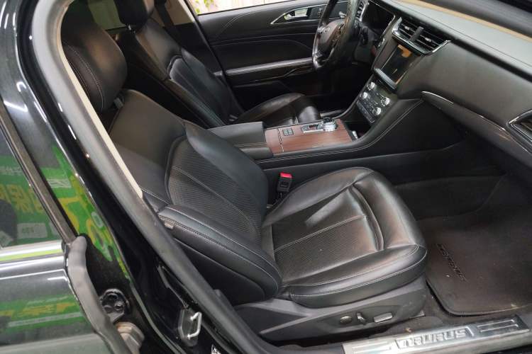 Used Ford Taurus 2016 EcoBoost 180 Luxury Model
