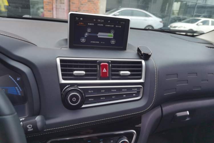 Used JAC iEV6E 2018 Upgraded iEV6E Luxury Model
