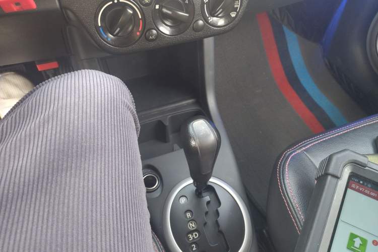 Used Suzuki Swift 2013 1.5L Automatic 20th Anniversary Limited Edition Gear Lever