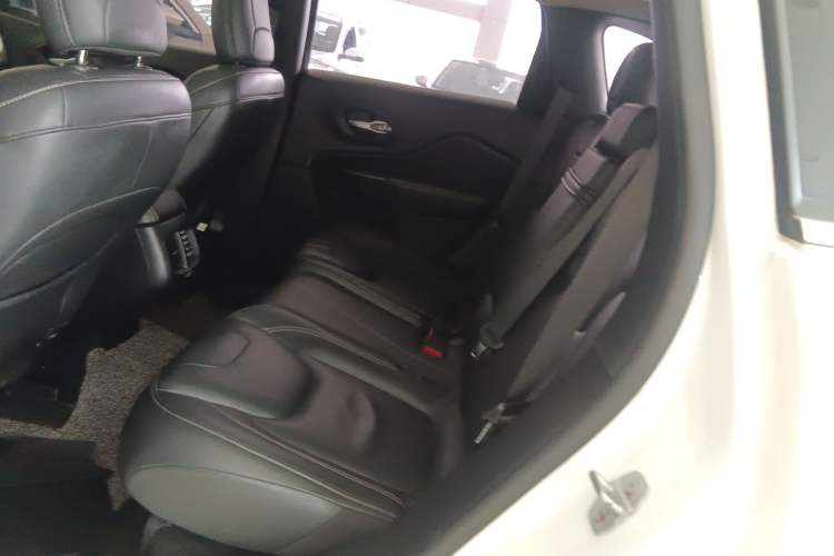 Used Jeep Cherokee 2017 2.0L Superior Edition Left Rear Seat