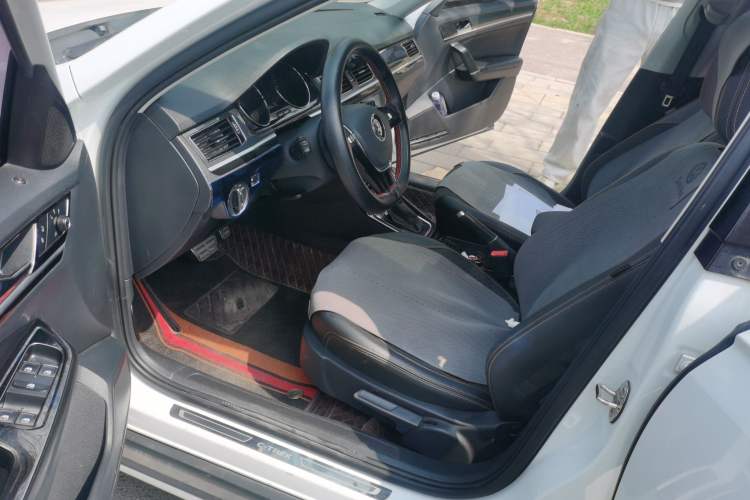 Used Volkswagen C-TREK 2018 230TSI DSG Luxury Version
