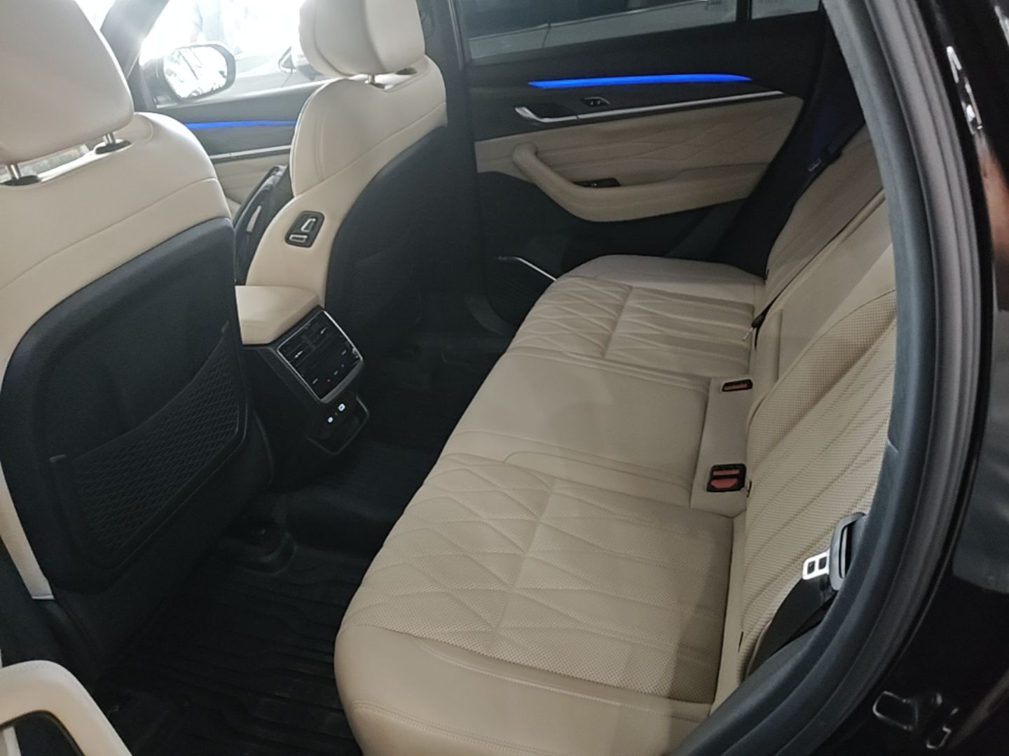 Geely Auto Monjaro L 2025 Dongfang Yao 2.0TD Automatic All-Wheel-Drive Wangyue Edition — снимка 20