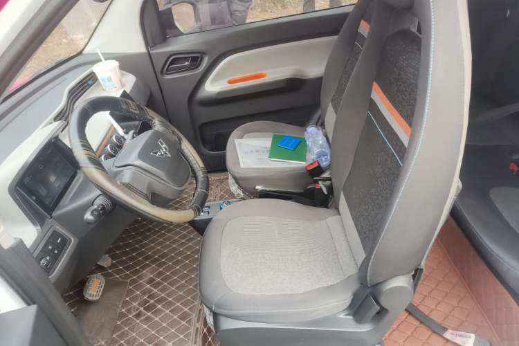 Used Wuling Hongguang MINIEV 2020 Freedom Version Lithium Iron Phosphate Left Front Seat