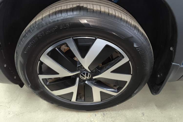 Used Volkswagen Tayron 2023 280TSI Two-Wheel-Drive Luxury Plus Advanced Version Left Front Wheel Hub