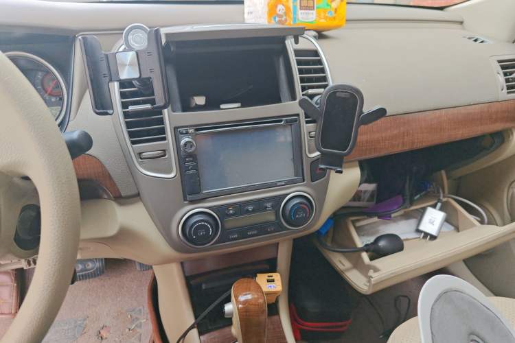 Used Nissan Sylphy 2009 1.6XE Automatic Comfort Edition Audio And AC Panel