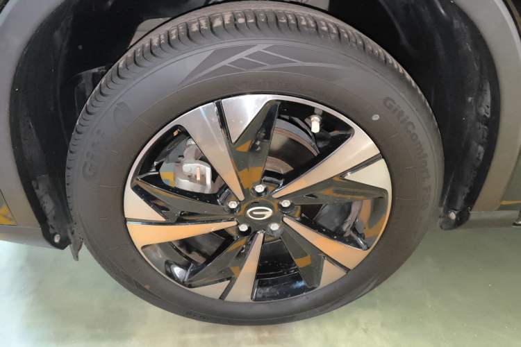 Used GAC Trumpchi GS4 2022 270T Automatic Smart Drive Technology Edition (Upgraded Version) Left Front Wheel Hub