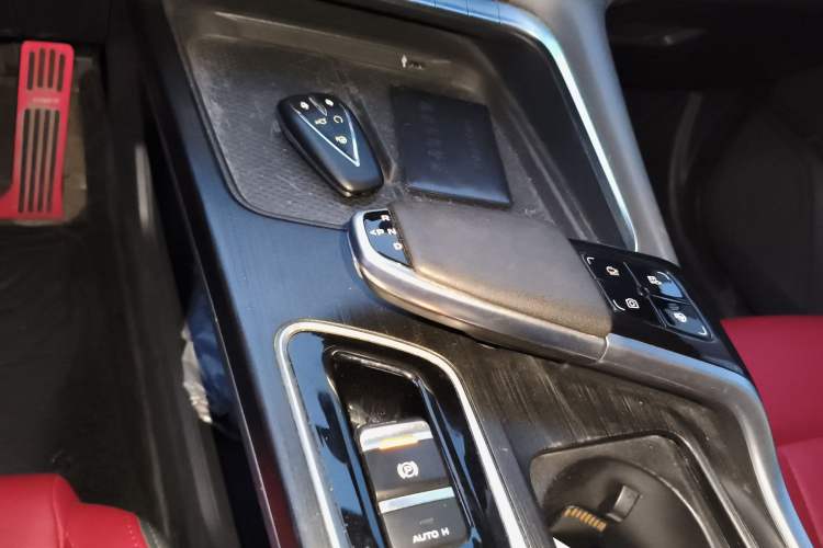 Used CHANGAN UNI-T 2020 1.5T Flagship Version Gear Lever