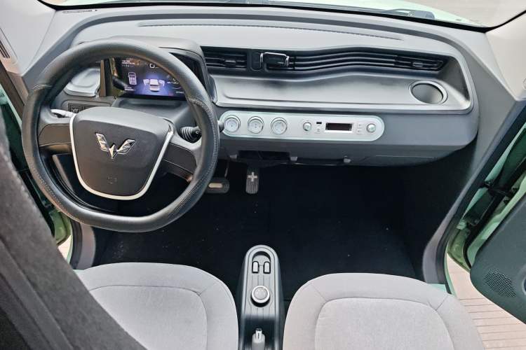 Used Wuling Hongguang MINIEV 2021 Macaron Fashion Model Lithium Iron Phosphate